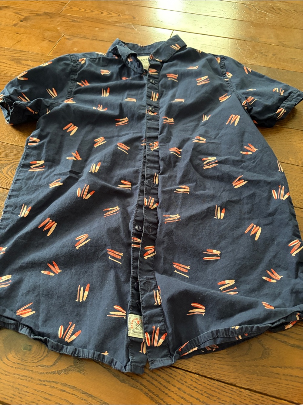 🔥 4/$25 - Navy Short-Sleeve Button-Up Shirt with Orange Surfboard Print